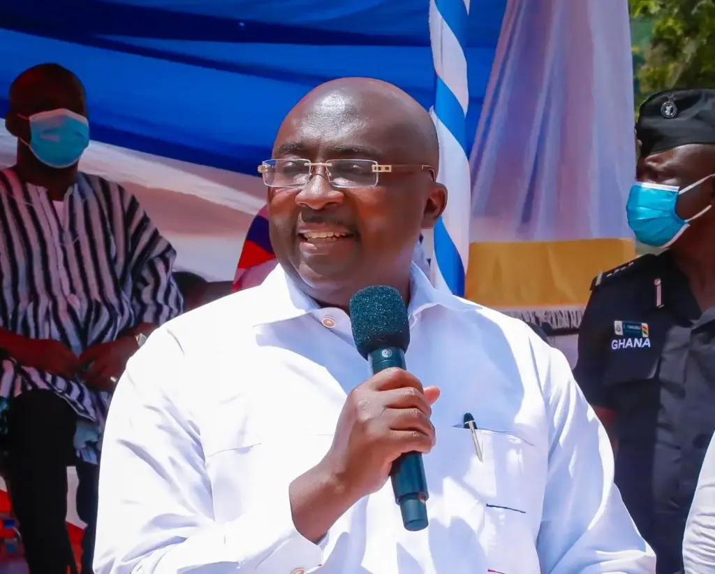 Bawumia challenges NDC Minority MPs during a campaign rally in the Eastern Region.